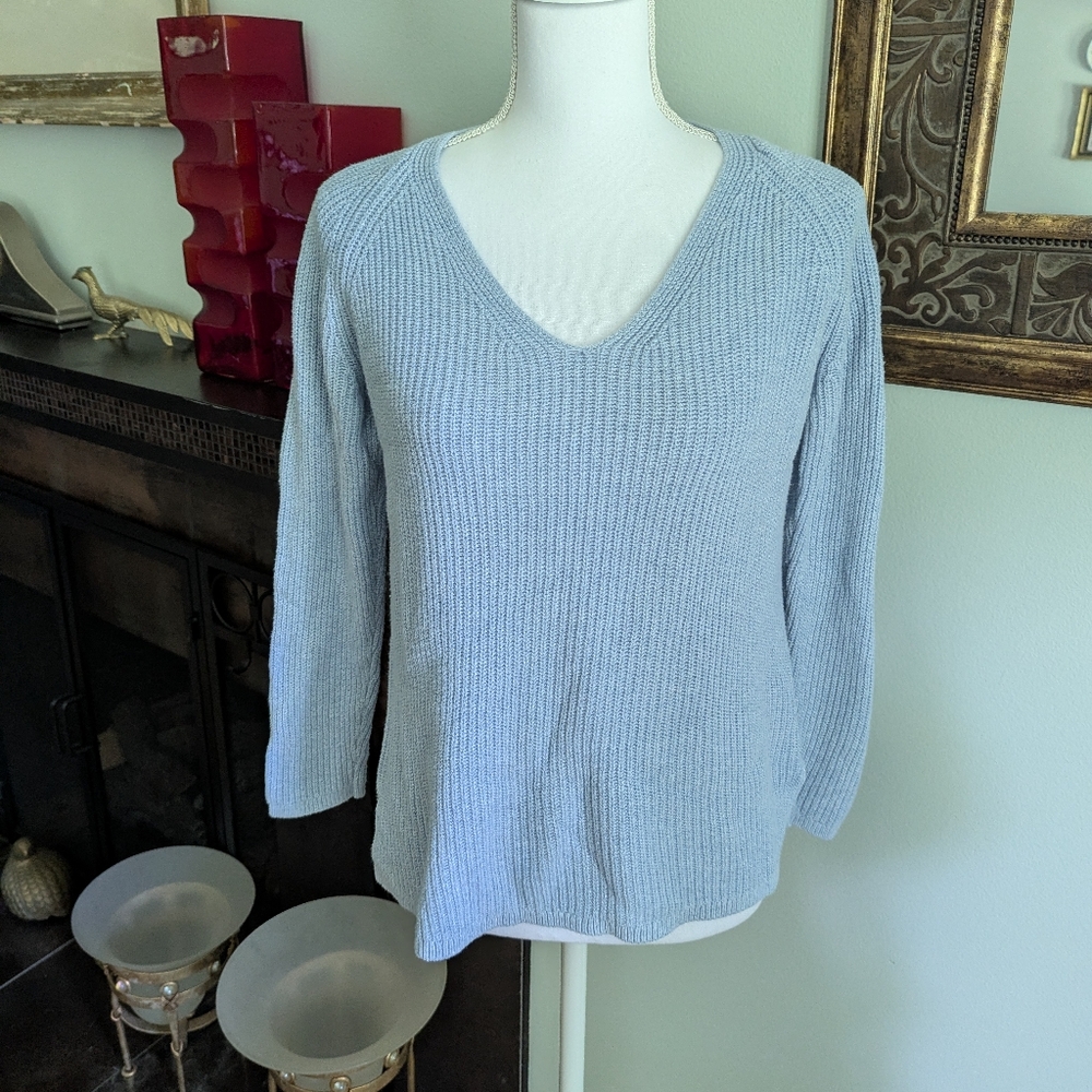 Old Navy Women's Medium Light Blue V-Neck 3/4 Sleeve Pullover Sweater Top 152